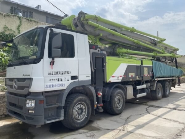 Zoomlion Four-axle 59M Mercedes-Benz National VI Pump Truck